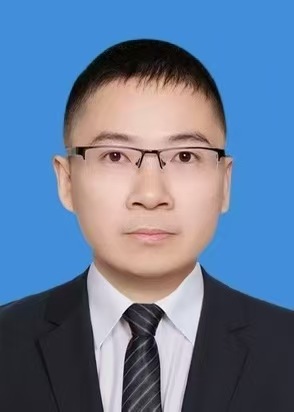 卢熙奎 党委委员  副院长